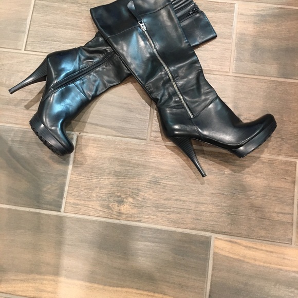 Boots - Picture 1 of 5